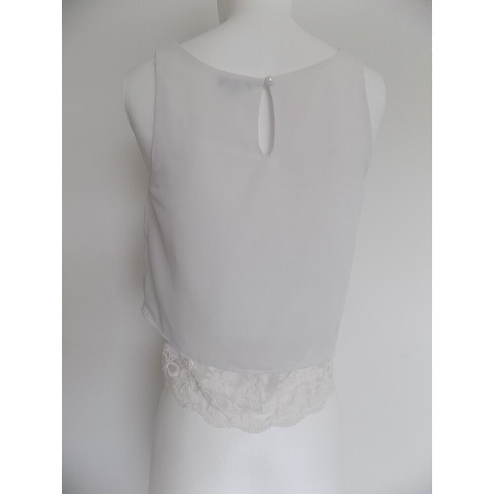 Charlotte Russe sleeveless blouse crop top cream lace hem size Small - Picture 4 of 10